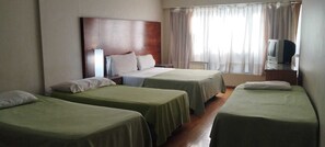 Classic Quadruple Room | Free WiFi - obelisco hoteles (Buenos Aires)