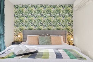Comfort Apartment | Individually decorated, individually furnished, desk, laptop workspace