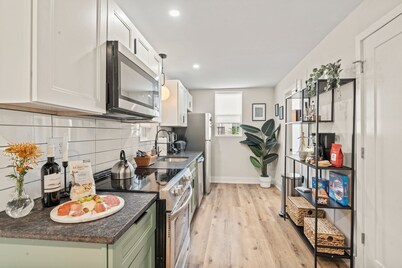 1BR Passyunk AveStunner-Perfect Location