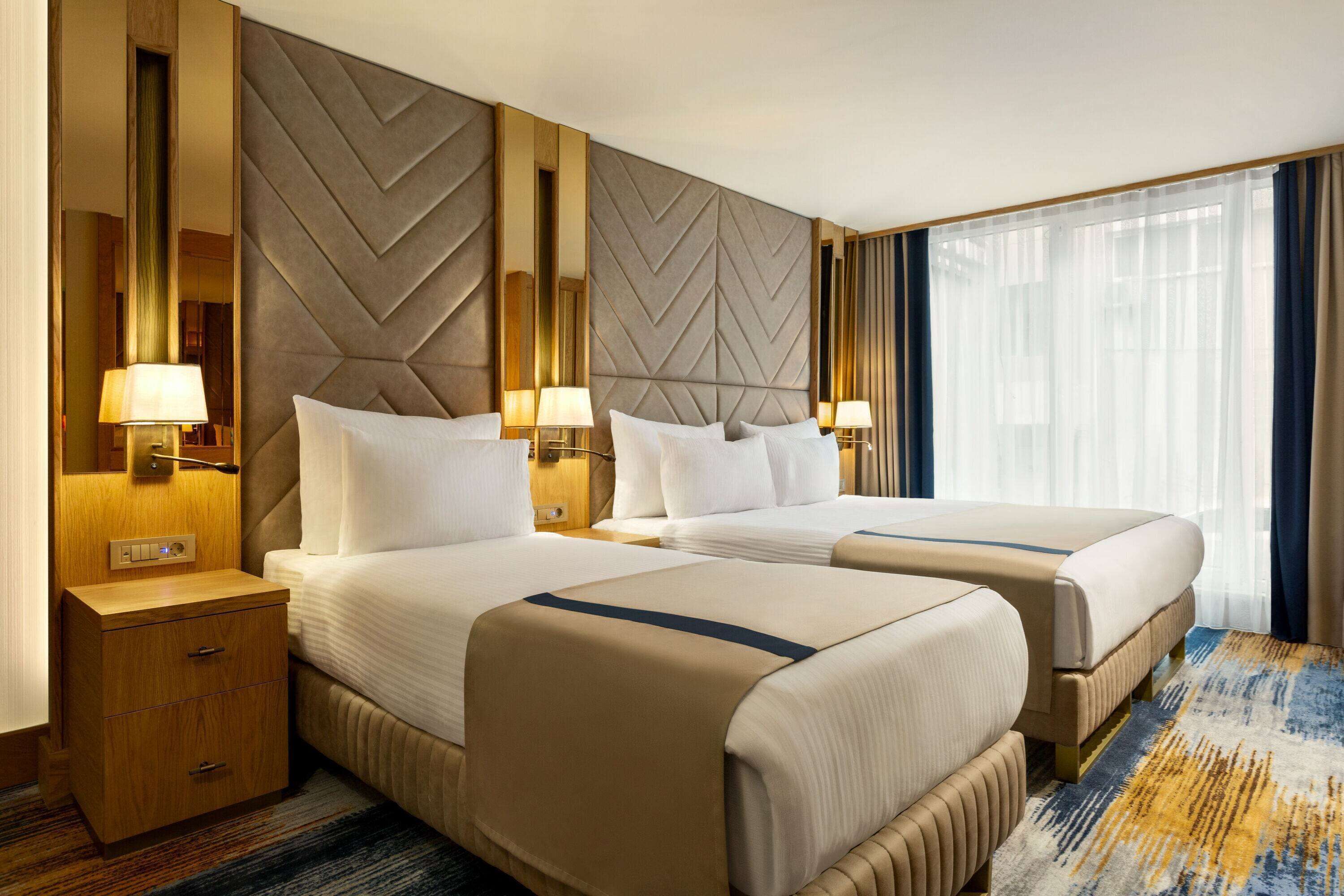 高级房, 2 张单人床 | 迷你吧、客房内保险箱、办公桌、笔记本电脑工作区