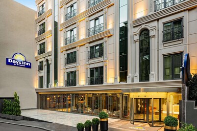 Days Inn By Wyndham Istanbul Bomonti