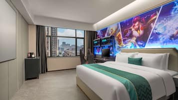 Room, 1 King Bed, Non Smoking (Gaming Room)