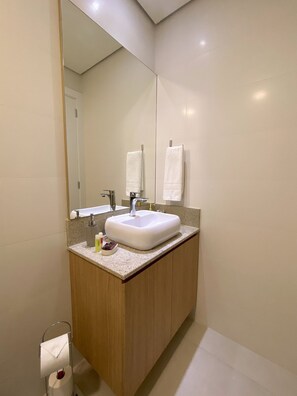 淋浴設備、提供毛巾