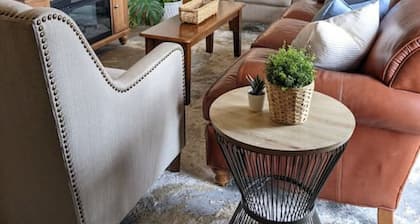 Wingate - Meridian, Cozy Acreage in the heart of the city