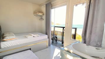 Quarto com Hidromassagem interna | Wi-Fi de cortesia, roupa de cama