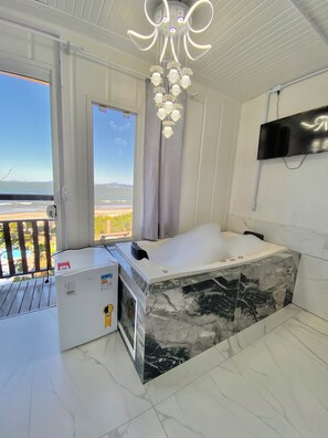Quarto com Hidromassagem interna | Beach/ocean view - POUSADA SAO MIGUEL BEACH (Penha)