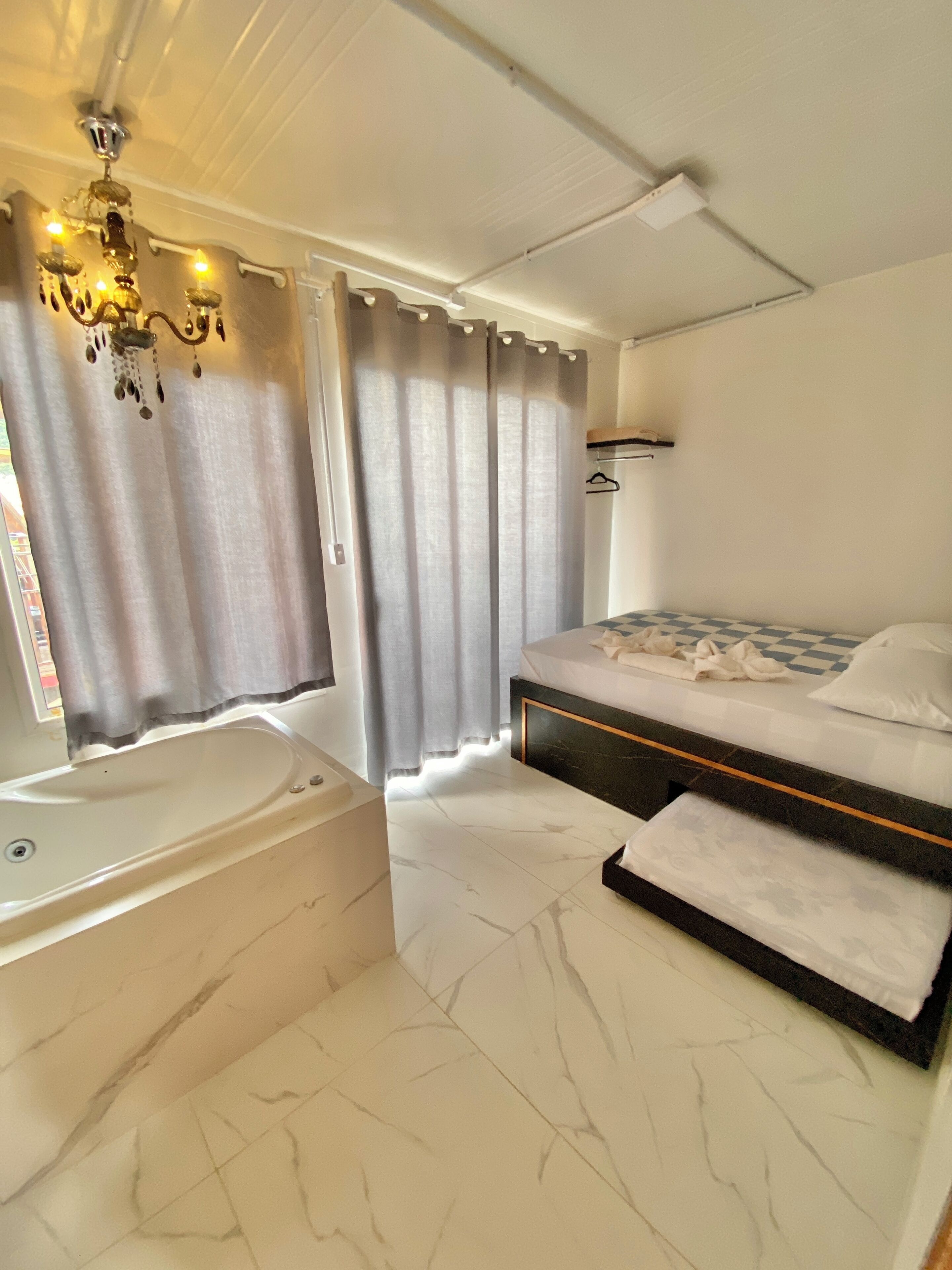 Quarto com Hidromassagem interna