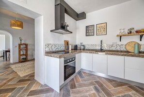 Réfrigérateur, micro-ondes, four, lave-vaisselle