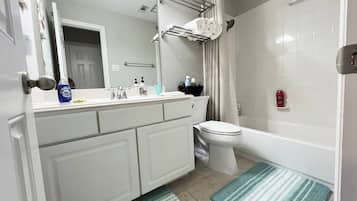 Hårtørrer, håndklæder, Sæbe, Shampoo