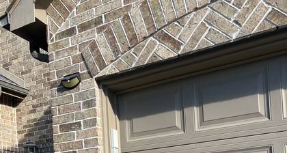Private! New! Clean! Gated! Sleeps 5 guests. 2BR/1BA, Fast WiFi, Free Parking.