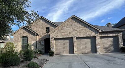 Private! New! Clean! Gated! Sleeps 5 guests. 2BR/1BA, Fast WiFi, Free Parking.