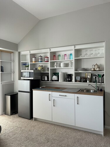 Private! New! Clean! Gated! Sleeps 5 guests. 2BR/1BA, Fast WiFi, Free Parking.