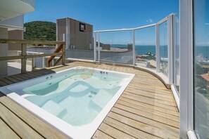 Outdoor pool - Cobertura Acrópole (Bombinhas)