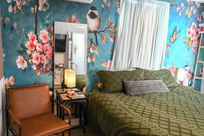 1 bedroom, desk, iron/ironing board, WiFi - The Dylan Suites 2 - Walk to Historic Downtown Attractions & Flagler (St. Augustine)