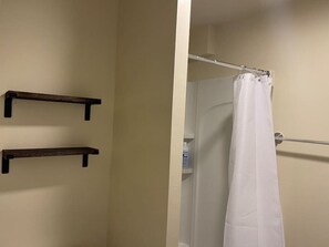 Hair dryer, shampoo - Charming Downtown Retreat Near Nights of Lights with Parking (St. Augustine)