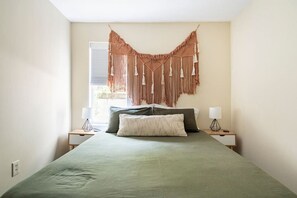 3 Schlafzimmer, Schreibtisch, Bügeleisen/Bügelbrett, WLAN