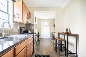 Kochgeschirr/Geschirr/Besteck