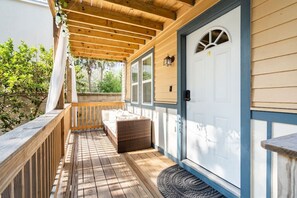 Property grounds - Cozy Getaway Steps from Historic Downtown with Parking (St. Augustine)