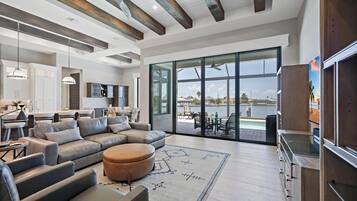 House, Multiple Beds (Luxurious home with pool/spa and huge) | Living area
