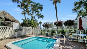 Leilighet, flere senger (Rare walkout condo in Anglers Cove wi) | Basseng