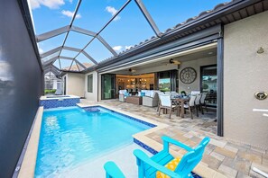 하우스, 침대(여러 개) (Waterfront home with W exposure, pool) | 수영장 | 온수 수영장