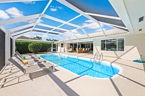 منزل - عدة أسرّة (Direct boating access home in Olde Ma) | حمام سباحة | حمّام سباحة مُدفَّأ