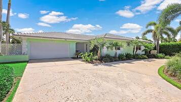 House, Multiple Beds (Direct boating access home in Olde Ma) | Exterior