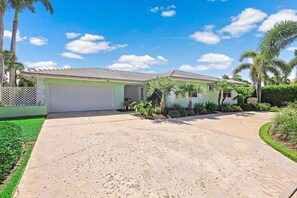 Hus - flere senge (Direct boating access home in Olde Ma) | Udendørsområde