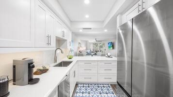 Condo, 1 Queen Bed (Waterfront condo with pool and pickle) | Private kitchen
