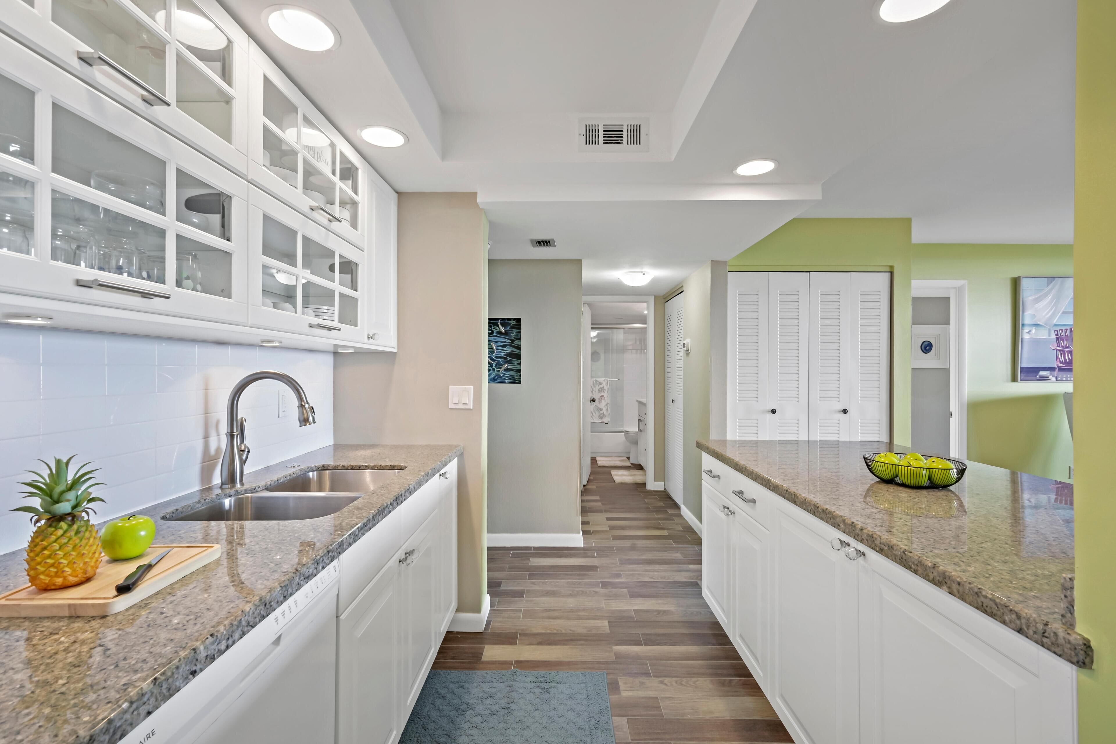 Condo, 1 King Bed with Sofa bed (South Seas Tower 4-403) | Private kitchen