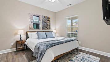 4 Schlafzimmer, BĂŒgeleisen/BĂŒgelbrett, kostenloses WLAN, BettwĂ€sche