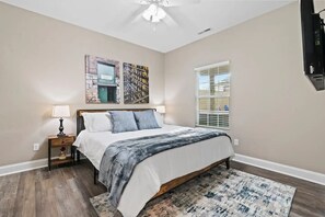 4 bedrooms, iron/ironing board, free WiFi, bed sheets