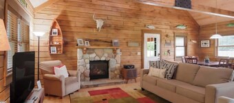 Main Cabin Only Close to Crystal Mt with Hot Tub