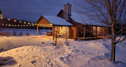 Main Cabin Only Close to Crystal Mt with Hot Tub