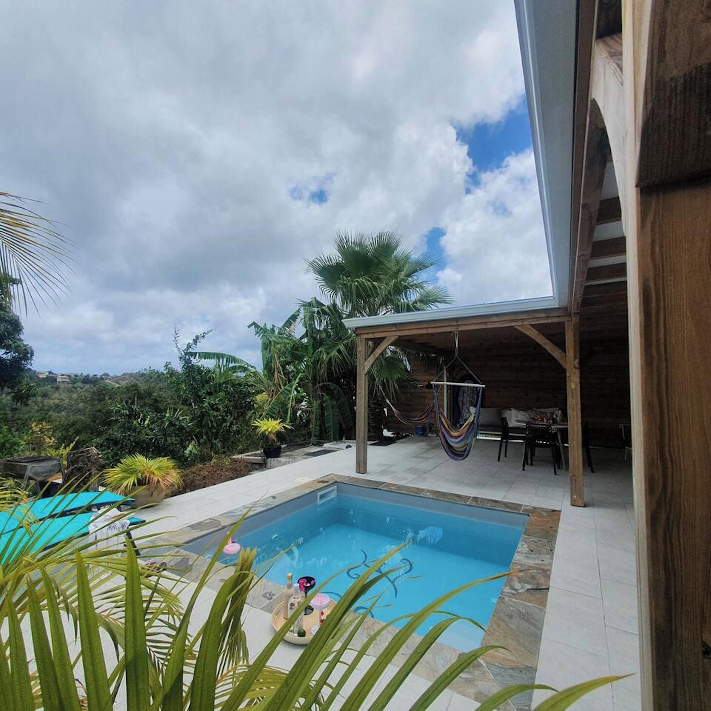 Vue sur piscine