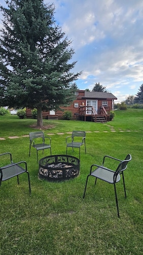 Bears Den Vacation Cabin #2 at Cabins at Creekside in the Black HIlls of SD