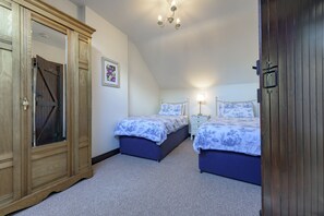 2 dormitorios, tabla de planchar con plancha, Internet y ropa de cama