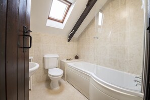Combined shower/tub, hair dryer, towels