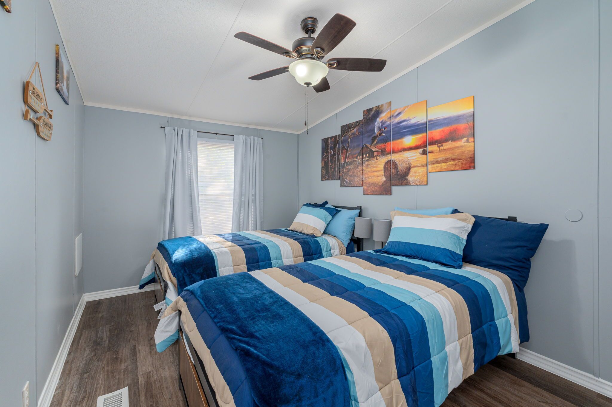 3 chambres, fer et planche à repasser, Wi-Fi gratuit, draps fournis