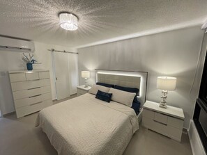 2 bedrooms, desk, WiFi, wheelchair access