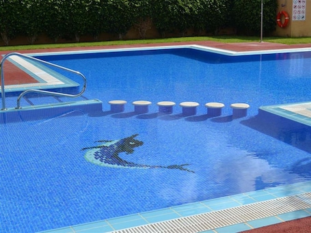 Pool. Villa Dona Pepa Quesada