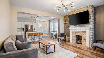 Televisor i llar de foc