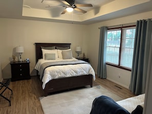 3 bedrooms, desk, iron/ironing board, free WiFi