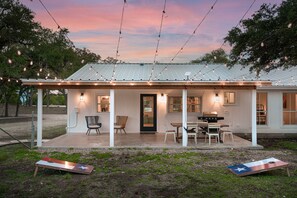 Outdoor dining - Lone Star State of Mind (Wimberley)