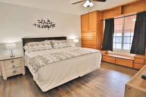 3 sovrum, strykjärn/strykbräda, gratis wi-fi och sängkläder