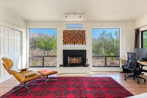 Interior - Foothills Beauty with Pool and Mountain Views/ Calle Bosque (Tucson)