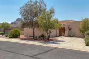 Exterior - Painted Feather - Modern Beauty with Pool and Spa (Tucson)