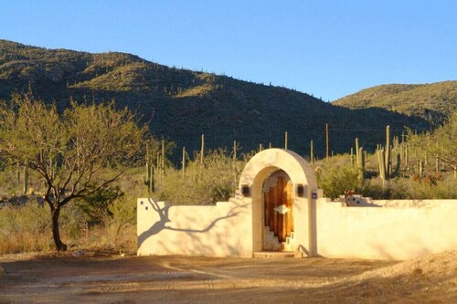Redington Hideaway with sweeping views