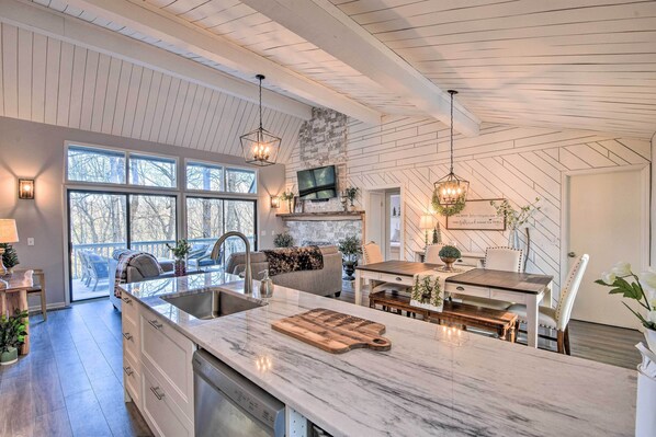 Interior - Sky Valley Retreat w/ Resort-Style Amenities! Golf,Swim,Hike,Explore! (Sky Valley)