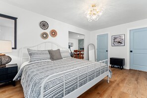 1 soverom, strykejern/-brett, wi-fi (inkludert) og sengetøy